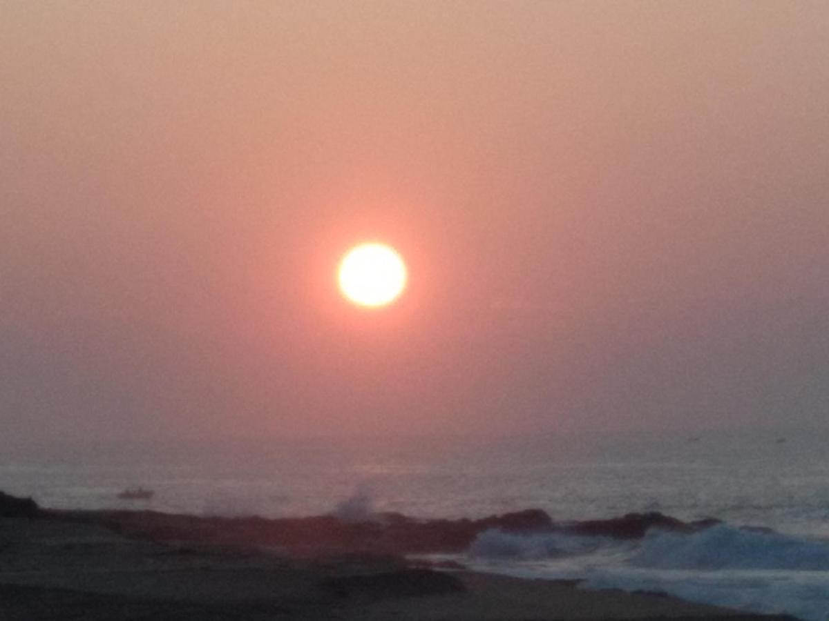 Happy Beach Guest House ฮัมบานโตตา ภายนอก รูปภาพ